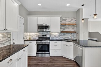810 Daybreak Pl in Vista, CA - Building Photo - Building Photo