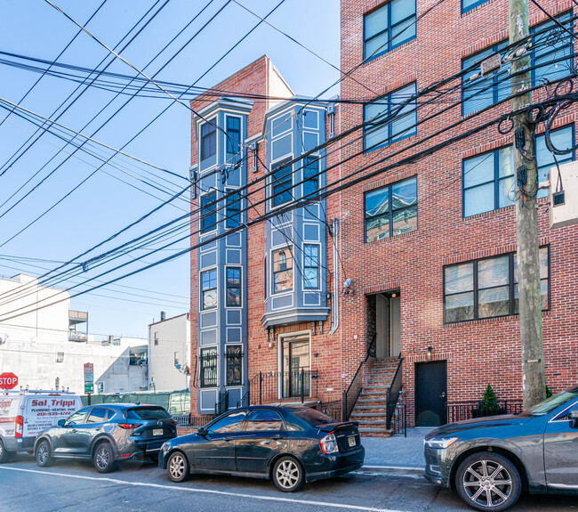 421 Madison St in Hoboken, NJ - Building Photo - Building Photo