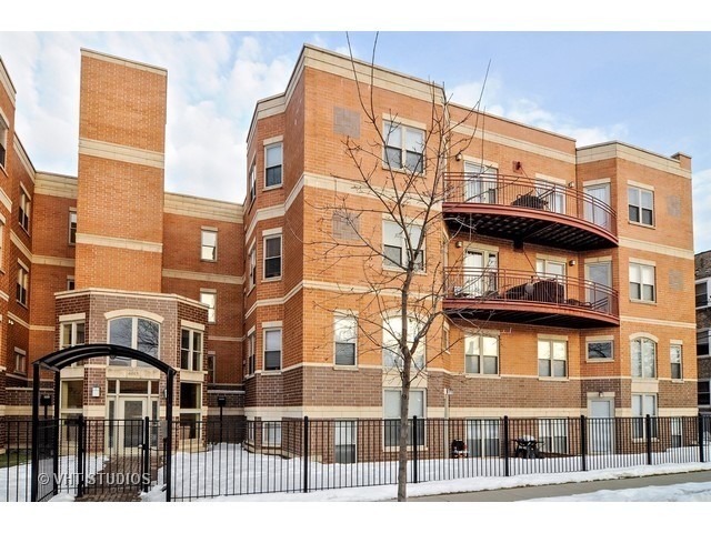 6015 N Mozart St in Chicago, IL - Building Photo