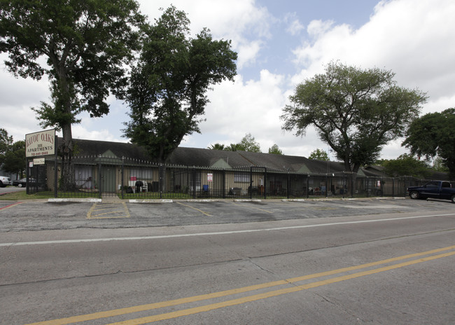 Bayou Oaks in Pasadena, TX - Building Photo - Building Photo