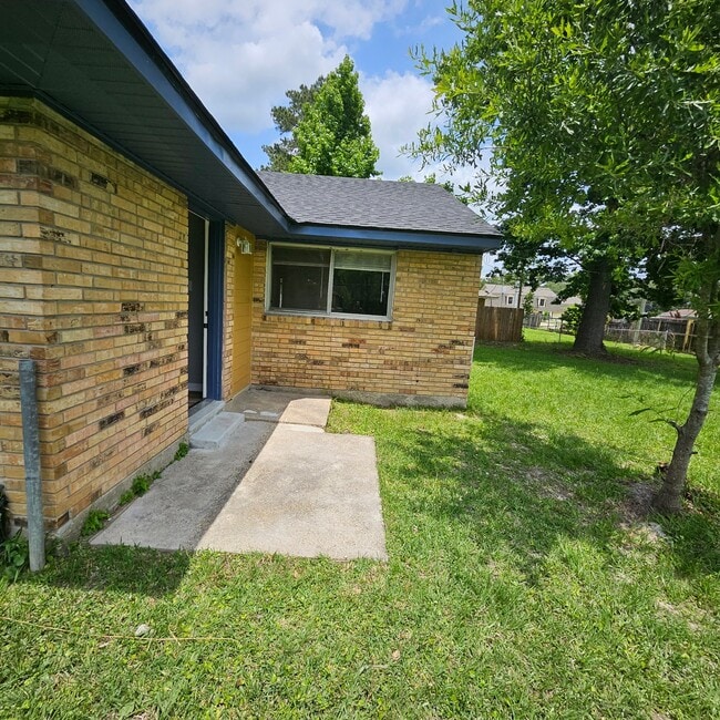 826 Sherron Ave in Baker, LA - Building Photo - Building Photo