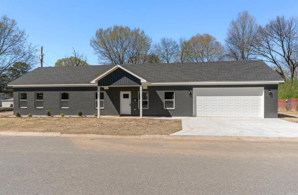 921 Banner St in Benton, AR - Building Photo