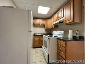 439 Cambridge St, Unit 2 in Boston, MA - Foto de edificio - Building Photo