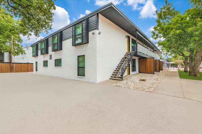 Palmilla Apartments in Irving, TX - Foto de edificio - Building Photo