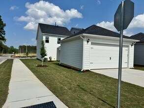 833 Portland Rose Dr in Knightdale, NC - Building Photo - Building Photo