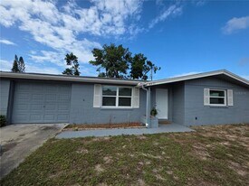 4851 Phoenix Ave in Holiday, FL - Building Photo