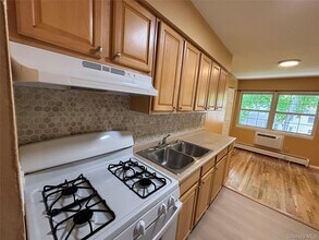 1 Colonial Rd in Beacon, NY - Building Photo - Building Photo