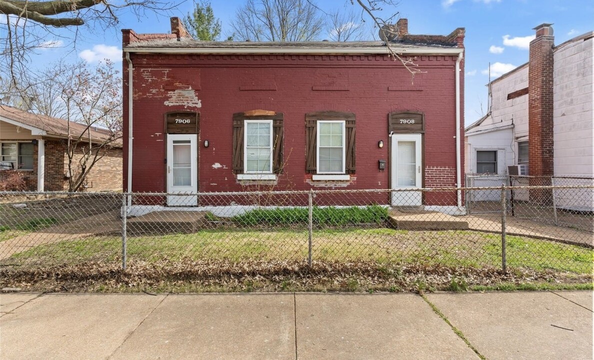 7908 Minnesota Ave in St. Louis, MO - Foto de edificio
