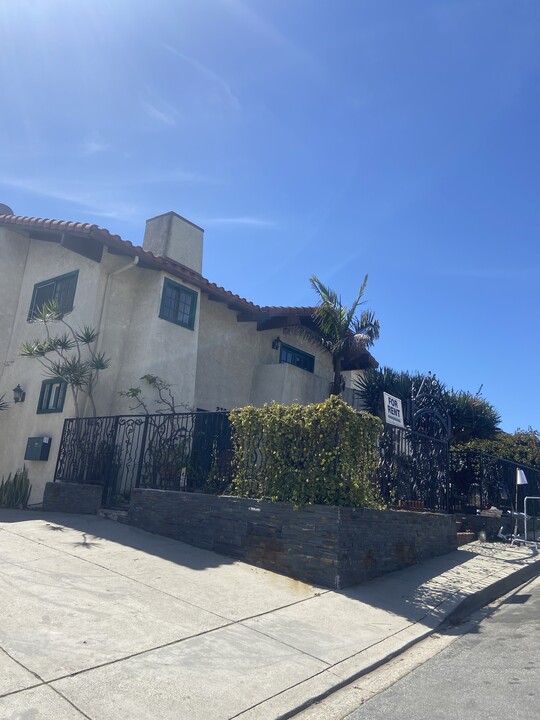 2704 Ruhland Ave, Unit 1 in Redondo Beach, CA - Foto de edificio