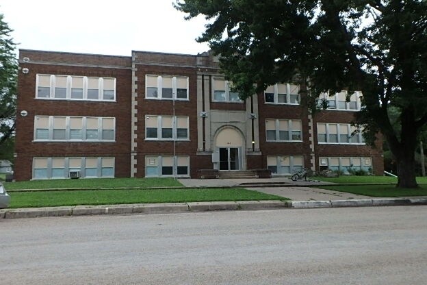 317 S Dacotah St in Burlingame, KS - Foto de edificio