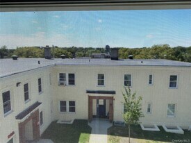 120 E Central Ave in Pearl River, NY - Building Photo