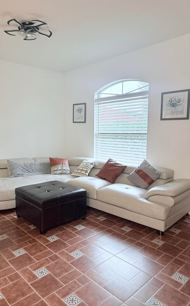 11937 Sturbridge Ln in Wellington, FL - Building Photo - Building Photo