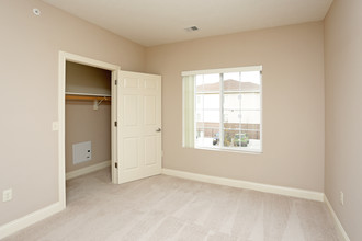 Elk Hills Apartments in Omaha, NE - Building Photo - Interior Photo