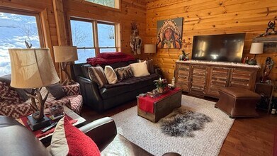 12277 Brookstone Dr in Truckee, CA - Building Photo - Building Photo