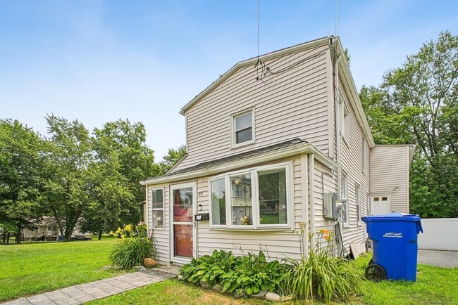 27 Gilbert Ave in Bloomfield, CT - Building Photo - Building Photo