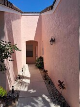 223 E Coral Trace Cir, Unit 403 in Delray Beach, FL - Building Photo - Building Photo