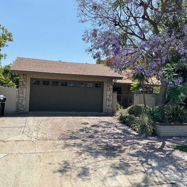 property at 171 S Lincoln St