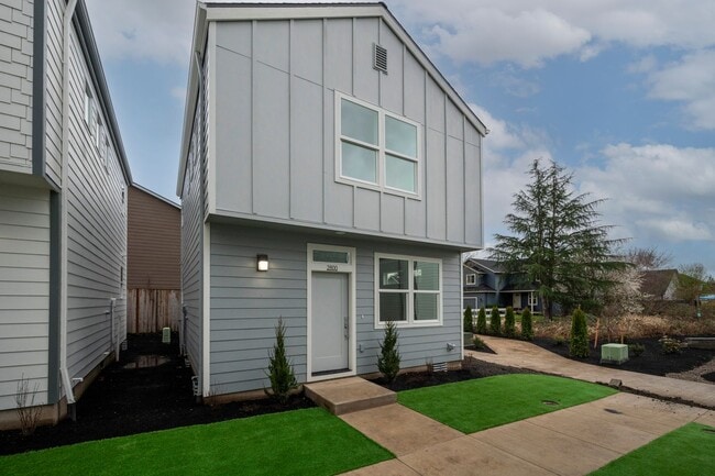 property at 2800 Crater Ln
