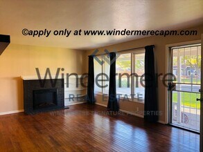 2740 Armstrong Dr in Sacramento, CA - Building Photo - Building Photo