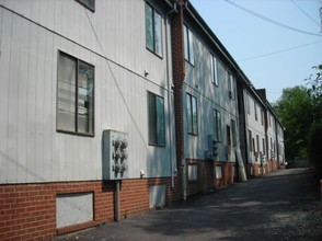 Broadway East Apartments in Hopewell, VA - Building Photo - Building Photo