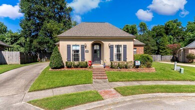 10530 Springglen Ct in Baton Rouge, LA - Foto de edificio - Building Photo