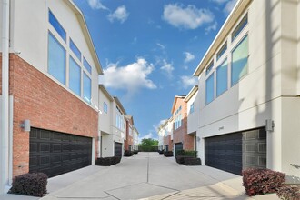 2954 Alice St in Houston, TX - Foto de edificio - Building Photo