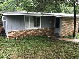 4013 Burnet Rd in Austin, TX - Building Photo