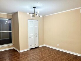 2219 Addington St in Irving, TX - Building Photo