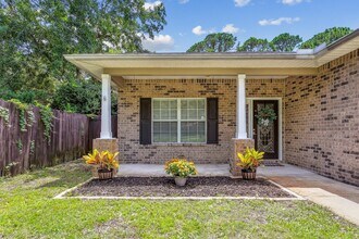 84 2nd Ave in Shalimar, FL - Building Photo - Building Photo