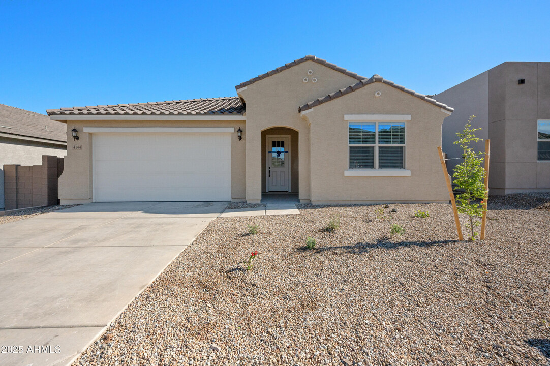 4144 Eli Dr in San Tan Valley, AZ - Building Photo