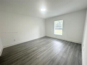 6016 Lacota Ave in Ft. Myers, FL - Building Photo - Building Photo