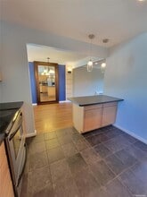 902 Little Whaleneck Rd in East Meadow, NY - Building Photo - Building Photo
