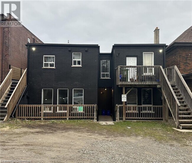 590 Main St E in Hamilton, ON - Building Photo - Building Photo