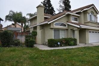 924 Christy Ct in Tracy, CA - Building Photo - Building Photo