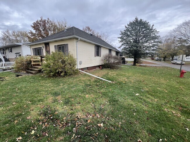 property at 411 S 6th St
