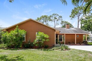 222 SW Starflower Ave in Port St. Lucie, FL - Building Photo