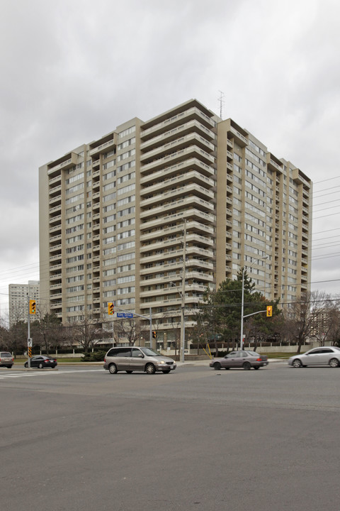 Obelisk I in Mississauga, ON - Building Photo