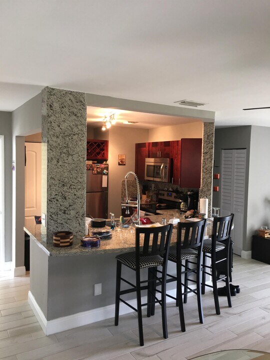 3429 NW 44th St in Lauderdale Lakes, FL - Building Photo