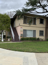 14225 Riverside Dr in Sherman Oaks, CA - Building Photo - Primary Photo