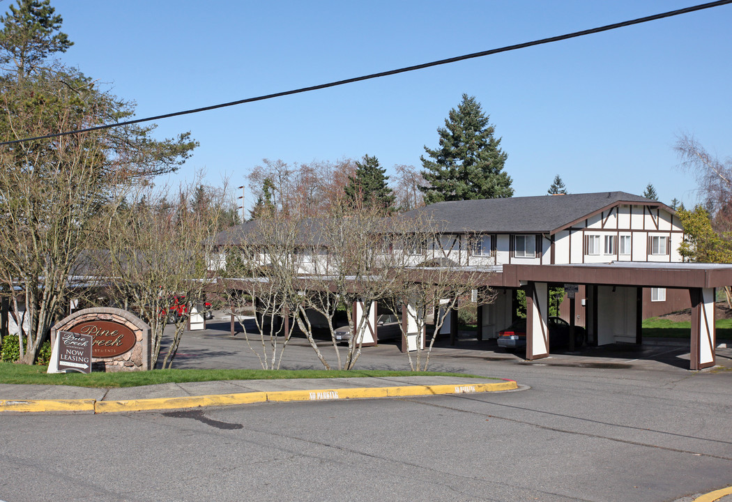 Pine Creek Apartments in Des Moines, WA - Foto de edificio