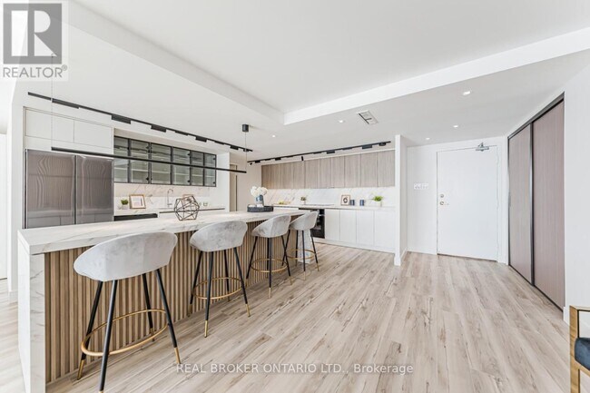 131 Torresdale Ave in Toronto, ON - Building Photo - Building Photo