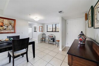 8415 SW 107th Ave in Miami, FL - Building Photo - Building Photo