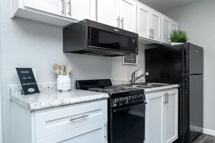 Standard Raintree in Tucson, AZ - Building Photo