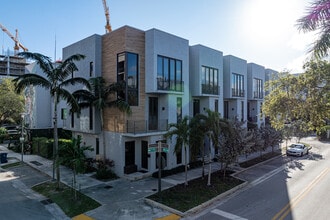 Taho Flagler Townhomes in Fort Lauderdale, FL - Building Photo - Building Photo