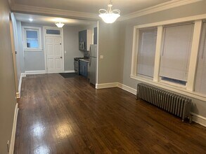 2843 N Parkside Ave in Chicago, IL - Foto de edificio - Building Photo