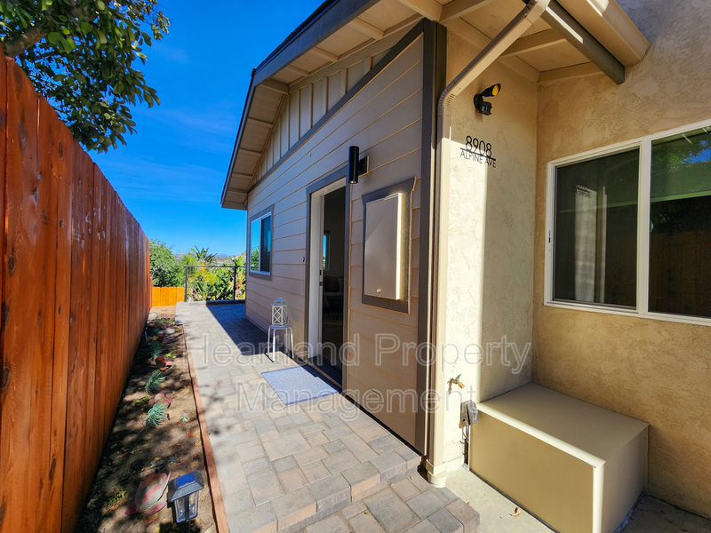 8908 Alpine Ave in La Mesa, CA - Building Photo