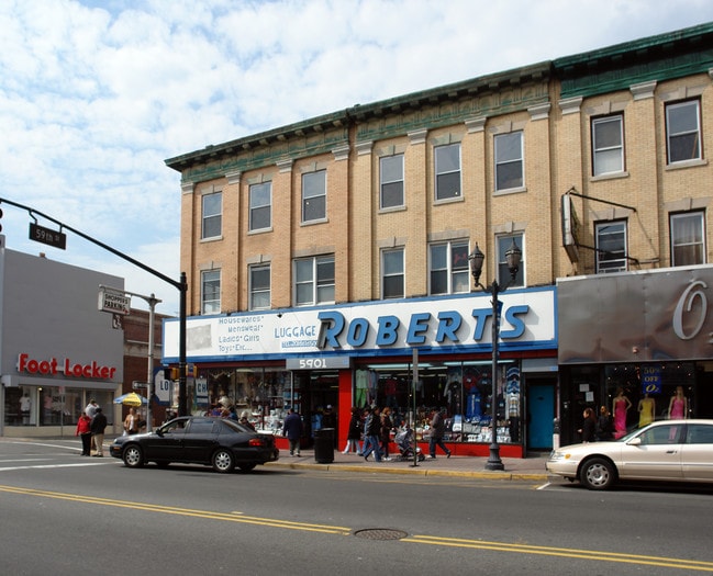 5901 Bergenline Ave in West New York, NJ - Building Photo - Building Photo