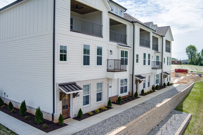 property at 1421 Spring Pointe Ln