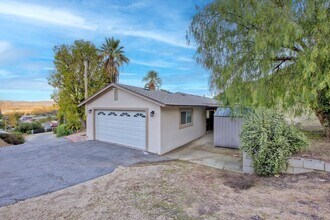 18261 Sanders Dr in Lake Elsinore, CA - Building Photo - Building Photo