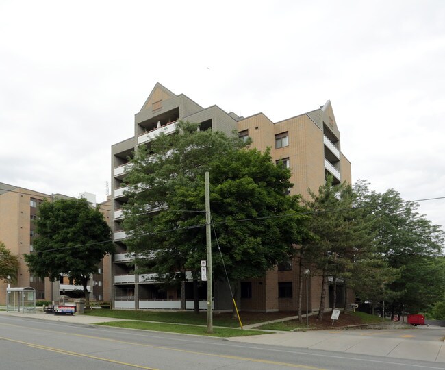 1884-1900 Main St W in Hamilton, ON - Building Photo - Building Photo